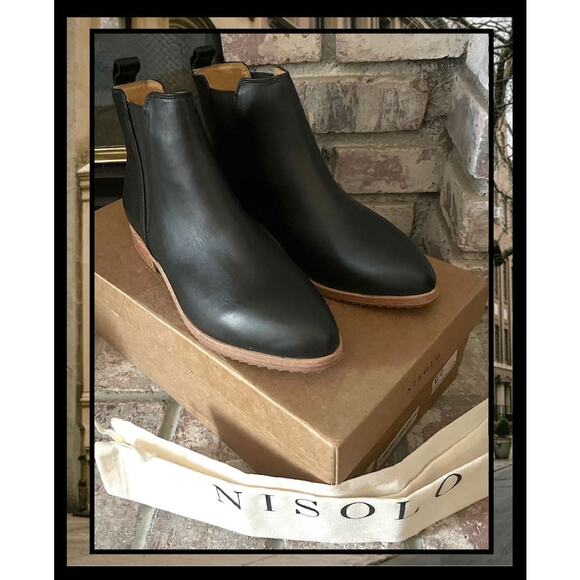 Nisolo Eva Everyday Chelsea Black Boot and Drawstring Storage Bag Size 9 - Picture 6 of 7